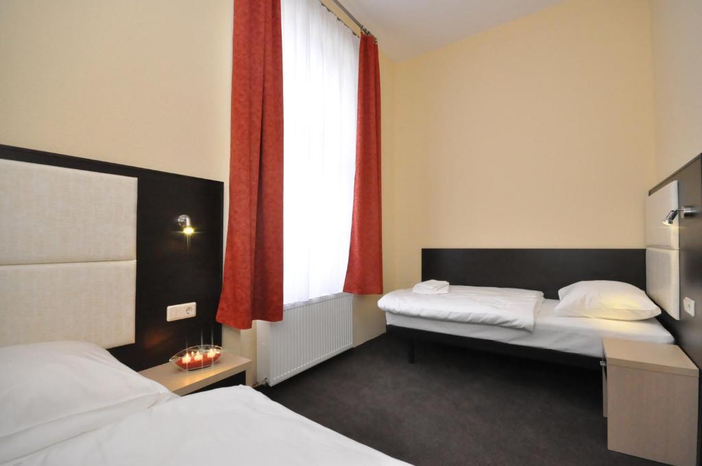 Hotel Bova Frankfurt am Main Zimmer foto
