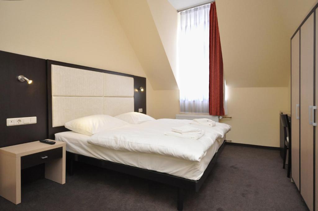 Hotel Bova Frankfurt am Main Zimmer foto